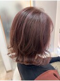 ピンクベージュ