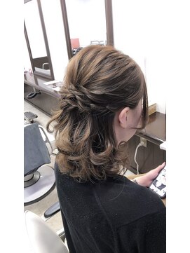 ムーブ(Moob) 編み込み × ハーフアップアレン【別府】