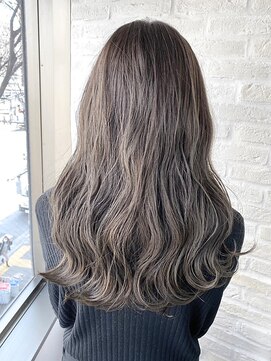 ヘアリゾート粋 新宿三丁目本店 《前地 麻衣》透明感シアーブラウン