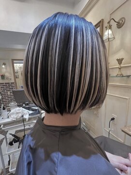 イリス バイ アルティナ 武蔵小杉店(Iris by artina) プレイイングカラー/ シャドールーツ/抜きっぱなしブロンド