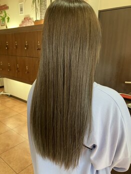 【超高濃度水素ケアストレート】ダメージレスで圧倒的な艶髪に髪質改善♪感動レベルの質感で毛先まで潤う◎