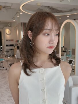 ザザ シンジュク(ZA/ZA shinjuku) 顔周りレイヤー/ミディアムレイヤーカット