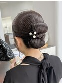 お呼ばれヘアロングタイトアレンジ結婚式ヘアリボンアレンジ
