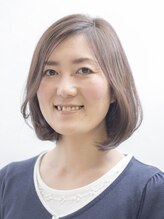 プレーゴ 深みのあるカラーとつやが上品なナチュラルストレート