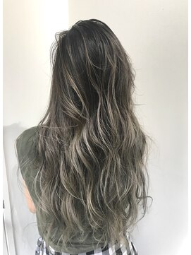 フォーク(FOLK) KAZU_外国人風グレージュグラデーションカラー_ヴェールウェーブ