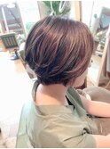 前下がりショート×柔らかベージュ