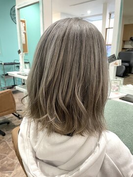 ヘアーディア みどり店(Hair...DiA) シルバーグレージュ