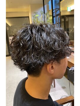 インアンドヤング(in&yang) 波巻きスパイラルパーマ/ツーブロック/センターパート