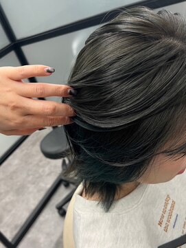 ナンバー アリア 三軒茶屋(N° aria) 《三軒茶屋 N°aria》赤み消しカラーオリーブ×インナーカラー