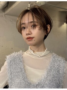 ファルベ(Farbe) ホワイトグレージュ/ミニウルフ/デジタルパーマチェリーブラウン