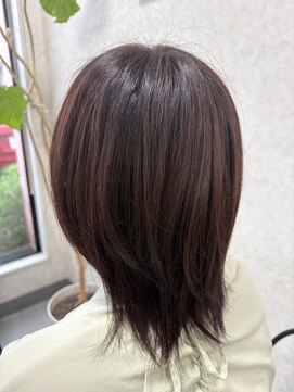 ダウエルイースト 柔らかレイヤー×ツヤ感ブラウン