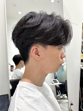 カルム(kalm) 毛流れセンターパートニュアンスパーマカルマヘアメンズパーマ