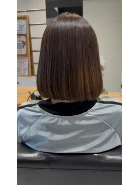 ハイパー(HYPER) 【酸性ストレート】で多毛でも扱いやすいボブに