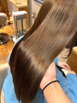 アサ(asa)の写真/【千里山・緑地公園】くせやうねりでお困りの方必見!髪のダメージを最小限に抑え、自然なストレートに♪