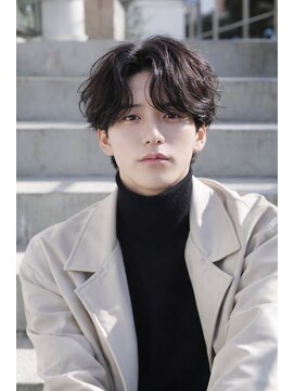 ベル 新宿(Belle) men'shair/センターパート/ツーブロック/シャドウパーマ/新宿駅