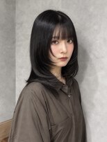 モク(mok) ◯レイヤーカットで黒髪でも重たく見えない!
