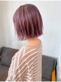 レイヤーカット切りっぱなし外ハネボブ×柔らかピンクベージュ