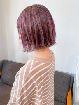 ネオリーブアイム 横浜西口店(Neolive aim) レイヤーカット切りっぱなし外ハネボブ×柔らかピンクベージュ