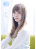 大人ガーリー 厚めバングなロングヘア