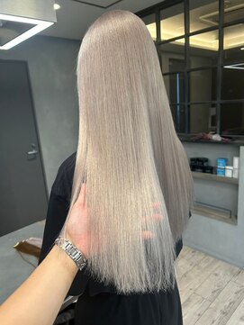 ルーブ トウキョウ(Loob. TOKYO) ハイトーンカラーミルクティーピンクベージュレイヤーカット韓国