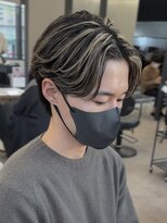ハイライトセンターパートメッシュダブルカラーツーブロック