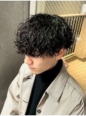 スペインカールスパイキーショートブルーブラックフェザーパーマ