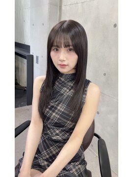 ポミエ 表参道(POMiE) オリーブカラー レイヤーカット 可愛い前髪 小顔