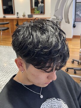 ザデイトウキョウ 表参道 青山(THE DAY TOKYO) MEN’S/サーフカール/刈り上げセンターパート/表参道駅/青山