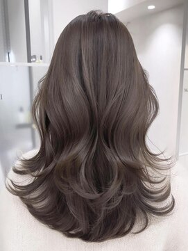 ムード(MOOD,) イメチェン/ピンクベージュ/アンブレラカラー/前髪/銀座駅