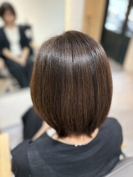 サロンドゥニカ(Salon du NIKA)の写真/白髪を生かしたカラー提案が得意◎お悩み親身に相談します！新しい自分に出会えるサロン☆