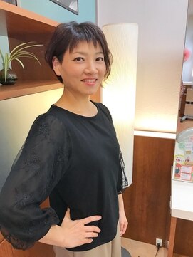 個性的アシメ ショートスタイル L マミーコー 本店 Mammy Co のヘアカタログ ホットペッパービューティー