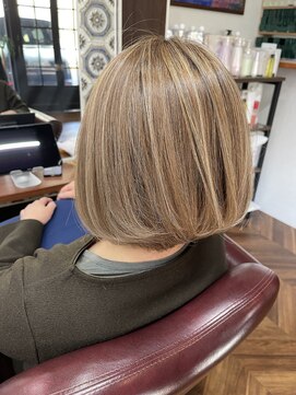 マルカ ヘアー(MARKA hair) ホワイトベージュ♪