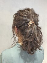 コフィー バイ メルト 吉祥寺(cofy by melt)&nbsp;【三ツ井】カジュアル 簡単アレンジ グレージュ ポニーテール