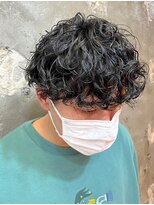 アカ(ACA)&nbsp;メンズマッシュパーマ波巻きツイストスパイラルパーマ札幌大通