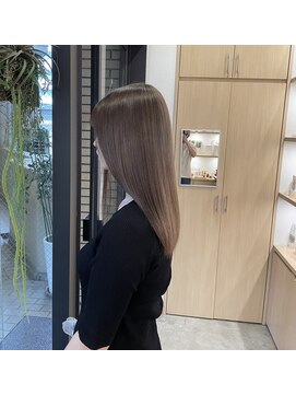 ユウ(Yuu.) ナチュラルグレージュ