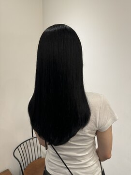 リリアーナ(LILIANA) ブルーブラックカラー イルミナカラー 髪質改善 縮毛矯正 韓国