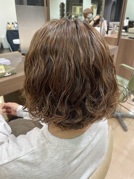 アウラ(AURA) 盛岡駅レディースパーマショートパーマコテ巻き風パーマ30代40代