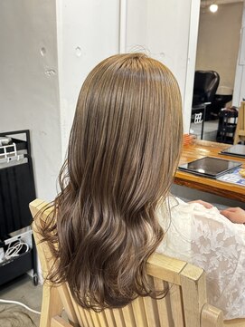 ファルベ(Farbe) ネビージュ　ミニウルフ　メルティーカラー　ワイドバング　美髪