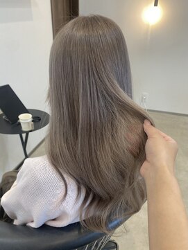 クオン 伊勢崎(QUON.) クリーミーグレージュ