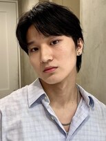 アイユー(ii+U)&nbsp;大人の余裕漂うセンターパートニュアンスパーマ