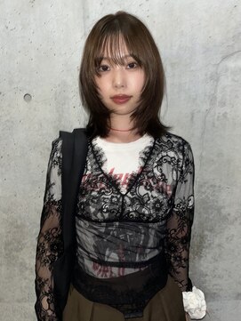 ラパンセヴェール(LA PENSEE VERT) ミディアムレイヤーカット×ナチュラルベージュ