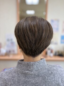 ポッシュアップ(POSH UP) お客様スナップ☆　白髪ぼかし　ショートグラデーションボブ