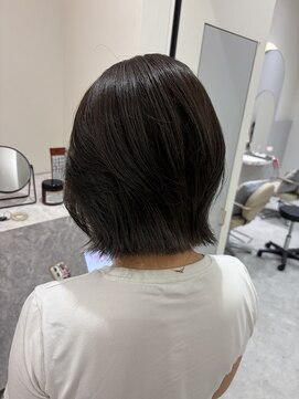 エレノア アネックス銀座(Eleanor) レイヤーボブ×赤み消しグレージュカラー