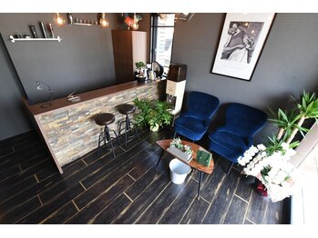デザインスペースプリズム(Design Space PRISM)の写真/施術室は半個室でゆったりと。レディースシェービングルームは完全個室で安心です。