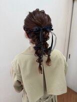 アカネ(Akane)&nbsp;ツインアレンジ　お呼ばれヘアセット 10代　20代