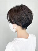 丸みとくびれショート_くびれヘアビタミンカラー_ba340611