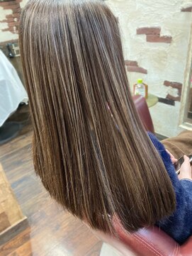 ヘアー クリエイト カルバリ(HAIR CREATE Calbari) ストレートでも抜け感ハイライト