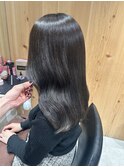 透明感たっぷり暗めグレージュカラー