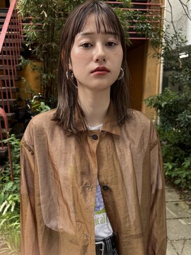 シーン(SCENE) ハイライト ミディアムレイヤー 20代30代 ベージュアッシュ 美髪