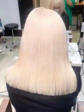 ロイス 神宮前(ROIS) セミディ/シアーカラー/ダークアッシュ/姫カット